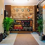 Apple Hotel